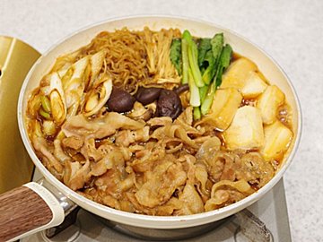 豚肉でも鶏肉でも！もっと自由な「すき焼きアレンジ」で気楽な“週末ごちそう鍋”を