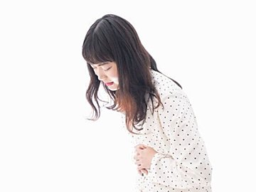 「ただの腹痛」ですまないかも!?麻痺や呼吸困難…食中毒が招く“命の危険”とは