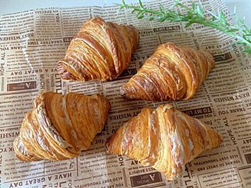 【業務スーパー】自宅で「焼きたてクロワッサン」が楽しめる感動の新作！バターがリッチな味わいで買わなきゃ損のおいしさ