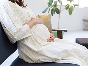 「これ着る？」妊娠中、母が持ってきた思い出のマタニティ服。断ったことを後悔する気持ちに多くの人が共感