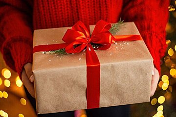 子どもに何をプレゼントする？年齢別のクリスマスプレゼント金額を調査