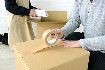 風水クイズ 金運がダダ下がりするのはどっち 洗面所でメイク Vs リビングでメイク Dr コパの風水解説 サンキュ 風水クイズ 金運がダダ下がりするのはどっち 洗面所でメイク Vs リビングでメイク Dr コパの風水解説 サンキュ