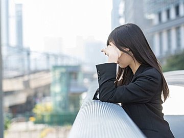 『30分前出社』『勝手にタイムカードを押される』専門家に聞く、ヤバい職場の対処法