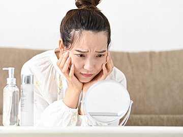 春に老け肌が加速する!?意外な原因とやっておきたい「Wケア」を解説