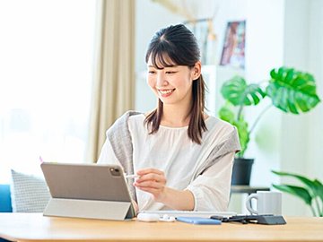 収入だけじゃなく、自分らしく働きたい。4人の“自分軸”転職白書