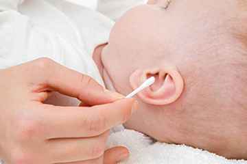 生後7ヶ月 よく耳をかいていて血がにじんでいる 耳の病気 専門家q A たまひよ