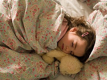 誕生日当日に発熱してしまった小3娘。楽しみだったイベントを断念するも、友だちのやさしさに心が温まる