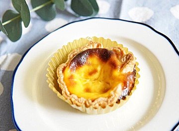 【ローソン】生カスタードシリーズの新作は、卵の風味たっぷり濃厚「生カスタードのエッグタルト」