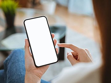 どこでもスマホを見てると運気が下がる⁉やってはいけない！運気を下げるスマホの使い方【Dr.コパの風水解説】