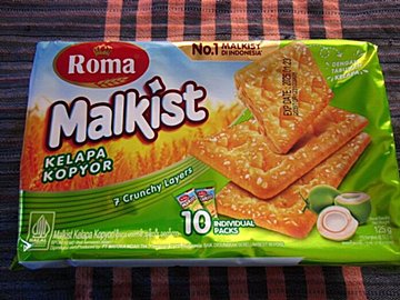 【業務スーパー】で見つけた！　海外気分を味わえちゃうお菓子2選