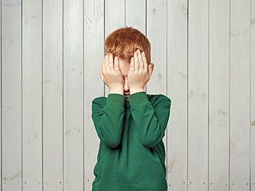 初めて子どもたちの前で髪を染めたらギャン泣き⁈怖がる子どもの姿に「泣き顔かわいい」の声