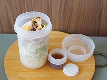 【無印良品】盛りつけのストレスなし！サラダや冷やしうどんもOK！「ハイスペック縦型弁当」活用法