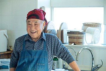 70歳で料理家アシスタントデビュー「アシスタントの仕事は将棋と同じだよ」。youtuberとしても活躍中で間もなく90歳