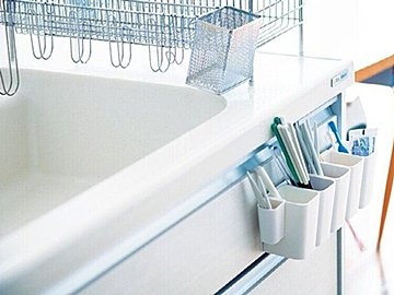 貼る＆吊すの「壁面収納」でずぼらでもすぐ片づくキッチンになる！