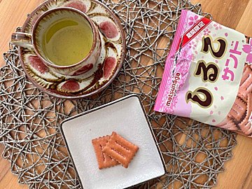 【KALDI新商品】桜味が数量限定で登場！ザクザク食感と優しい味わいが魅力「しるこサンド」