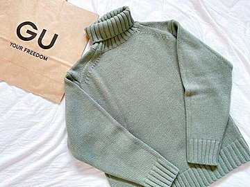 【GU】メンズのローゲージタートルネックセーターが女性にも人気なワケ