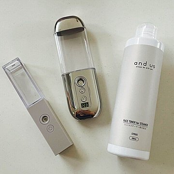 【3COINS】あなたのお肌は大丈夫？化粧水が使えて水分量が測れるスチーマーが便利！
