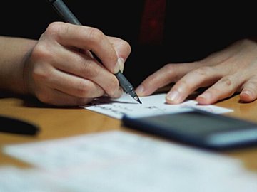 郵便局員の多忙がきっかけ？年賀状制度が誕生した意外な歴史