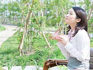 【夏のお弁当NG食材】生野菜、煮物、あとひとつは？暑い時期のお弁当づくりのNGアクションを解説