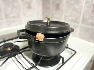 【ワッツ】かわいすぎる！「にゃんこがチラ見え」のキッチンアイテム