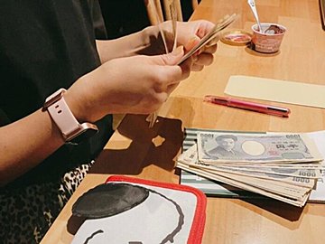 家にハンドクリームが3個以上ある人は要注意！お金が貯まらない人の共通点3つ