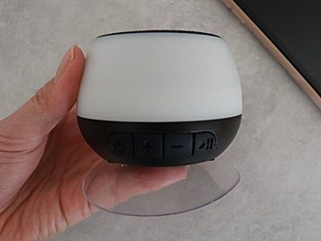 【ダイソー】最新のスピーカーはなんと光る！お風呂時間を楽しむのにピッタリなダイソーBluetoothスピーカーをチェック