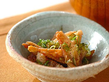 鶏皮を使ったレシピ40選！定番からおつまみ・さっぱりまで一挙紹介！