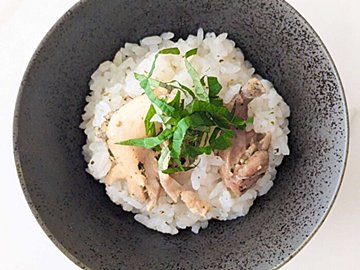 【家事貯金】下味冷凍で時短・ラク家事！「鶏肉のゆかり漬け」で作る絶品レシピ2選