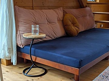 【サリュ】スリコ姉妹店が熱い！万能家具が3,000円ちょっと!?マニア大絶賛「サイドテーブル」