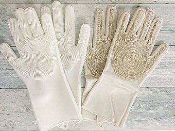 【3COINS】実は進化しているの知っていた？大掃除でも大活躍の「シリコーンブラシ手袋」を新旧比較！