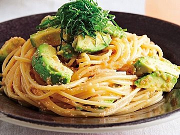 【夕ごはん、どうする？】『シーフード炒めピラフ』『たらことアボカドのバターじょうゆパスタ』