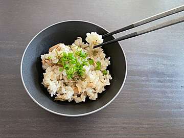 炊飯器に入れるだけ 少ない材料でもおいしい 簡単炊き込みご飯3選 サンキュ 炊飯器に入れるだけ 少ない材料でもおいしい 簡単炊き込みご飯3選 サンキュ