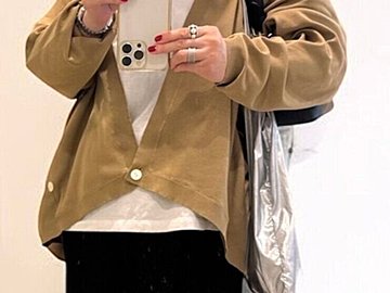 薄着でも「−3kg見え」叶います。40代の体形を救う「着痩せトップス」春コーデ