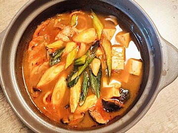 そろそろ本格シーズン始まる！　【業務スーパー】おうちで本格スンドゥブができる！旨辛〜な鍋で楽しもう