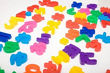 興味が芽生える２・３歳！ひらがなに親しむ２つのコツ