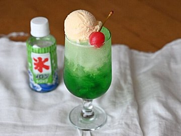 夏の終わりに余ったかき氷シロップで簡単おうちおやつ3つ！琥珀糖に挑戦