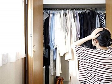 片づけのプロ直伝！クローゼットをスッキリさせるために最初に捨てるべきものとは？