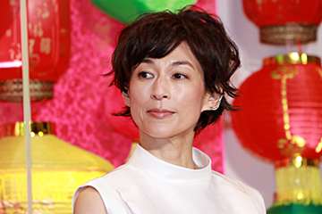 「どこを探してもない…」　鈴木保奈美、“黒スカート”捜索を探偵に依頼？