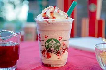 スタバ新作『クリスマスストロベリーケーキフラペチーノ』試飲レポ