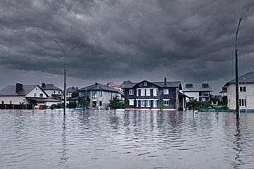 台風・大雨に備える　避難するときの「これだけはNG」な行動