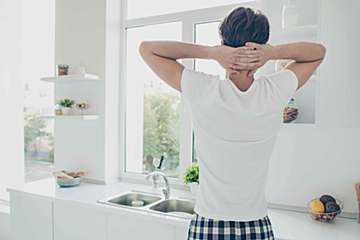 顔が小さくて肌もきれい！　女性がイケメンと思う男性の条件とは